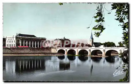 Cartes postales moderne Saumur le Theatre et le Pont sur la Loire