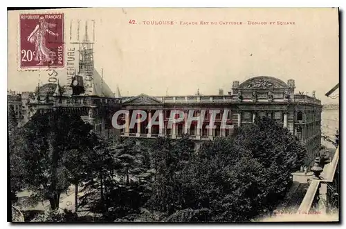 Cartes postales Toulouse Facade Est du Capitole Donjon et Square