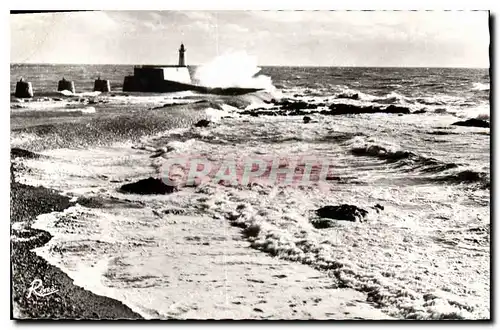 Cartes postales Les Sables d'Olonne Vendee Le Phare de la Chaume par gros temps
