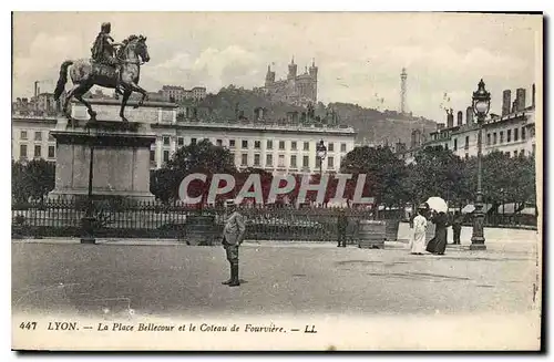 Ansichtskarte AK Lyon La Place Bellecour et le Coteau de Fourviere