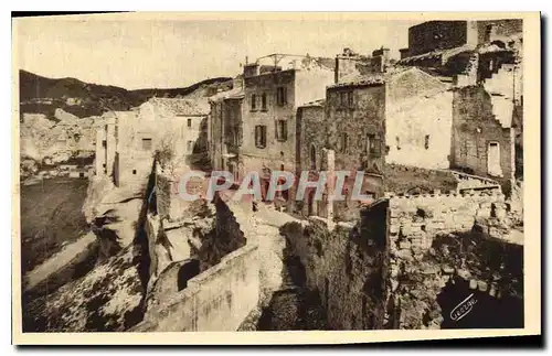 Cartes postales Les Baux les Remparts a gauche le Vallon de la Fontaine en dessous des Remparts la Voie Romaine