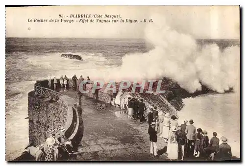 Cartes postales Biarritz Cote Basque le Rocher de la Vierge Effet de Vagues sur la Digue