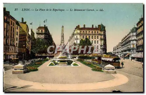 Cartes postales Lyon La Place de la Republique Le Monument Carnot