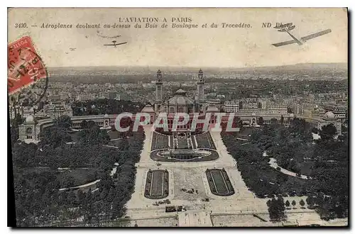 Ansichtskarte AK L'Aviation a Paris Aeroplanes evoluant au dessus du Bois de Boulogne et du Trocadero Avion