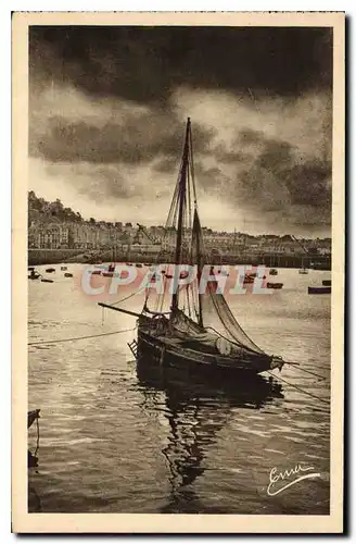 Cartes postales Granville Apres l'orage Bateau de peche