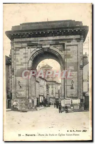 Cartes postales Nevers Porte de Paris et Eglise Saint Pierre