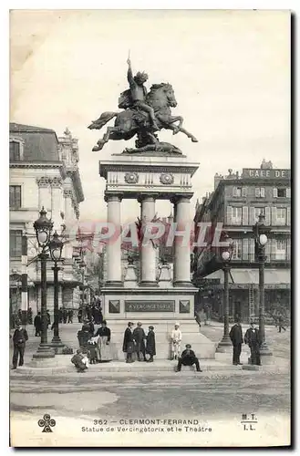 Cartes postales Clermont Ferrand Statue de Vercingetorix et le Theatre