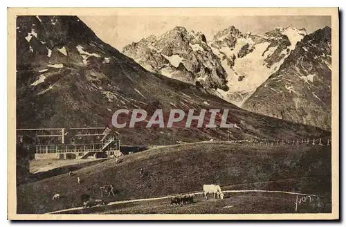 Ansichtskarte AK Les Alpes Le Lautaret Chalet du PLM et Massif de la Meije