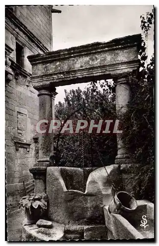 Cartes postales Saint Remy de Provence B du Rh Vieux puits de la Tour du Cardinal