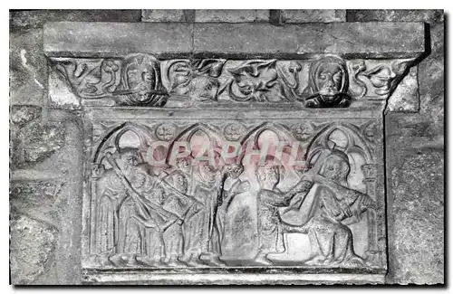 Cartes postales Elne PO Le Cloitre Jesus conduit au Golgotha Tombeau du XIV siecle