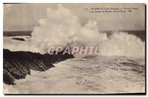 Cartes postales Biarritz Cote Basque Grosse Vague a la Digue du rocher de la Vierge