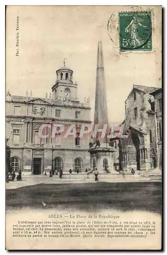 Cartes postales Arles la place de la Republique