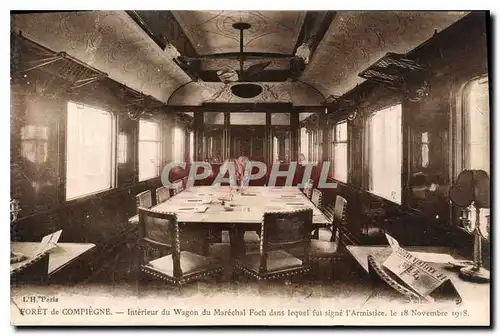 Cartes postales Foret de Compiegne interieur du Wagon du Marechal Foch dans lequel fut signe l'Armistice le 18 N