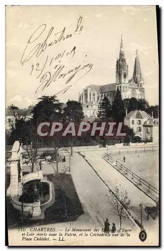 Ansichtskarte AK Chartres le Monument des Enfant d'Eure et Loire Morts pour la Patrie et la Cathedrale vue de la