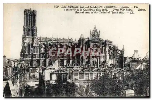 Cartes postales Les Ruines de la Grande Guerre Reims Vue d'Ensemble de la Cathedrale cote sud