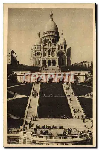 Cartes postales Paris en flanant Le Sacre Coeur de Montmartre et l'Escalier Monumental