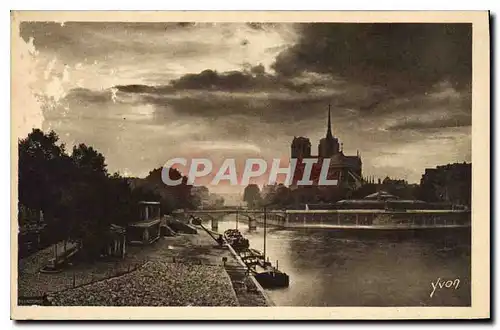 Cartes postales Paris en flanant Crepuscule sur Notre Dame