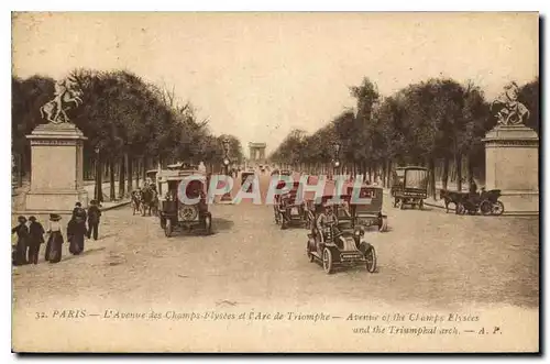 Cartes postales Paris l'Avenue des Champs Elysees et l'Arc de Triomphe