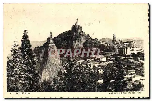 Cartes postales Le Puy Vue prise a travers les Pins