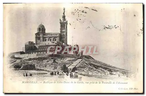 Cartes postales Marseille Basilique de Notre Dame de la Garde vue prise de la Passerelle de l'Ascenseur