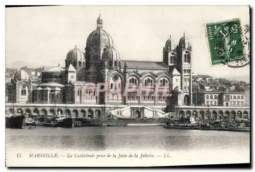 Ansichtskarte AK Marseille La Cathedrale prise de la Jetee de la Joliette