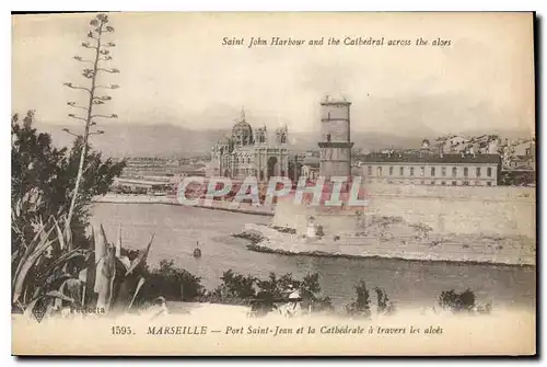 Ansichtskarte AK Marseille Port Saint Jean et la Cathedrale a Travers les alves