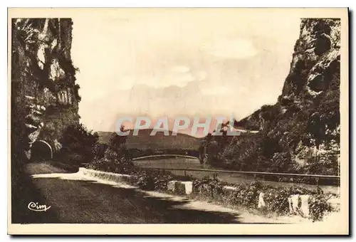 Cartes postales Yenne Savoie Gorges du Rhone Sortie du defile de Pierre Chatel