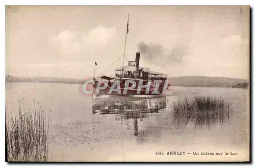 Cartes postales Annecy Un Bateau sur le Lac