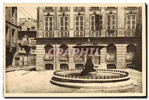 Cartes postales Aix en Provence B du R Place d'Albertas