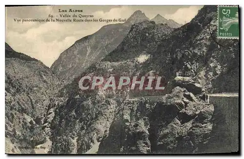Cartes postales Les Alpes Vallee du Queyras Vue panoramique de la Nouvelle Route dans les Gorges du Guil