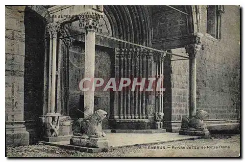 Ansichtskarte AK Embrun Porche de l'Eglise Notre Dame