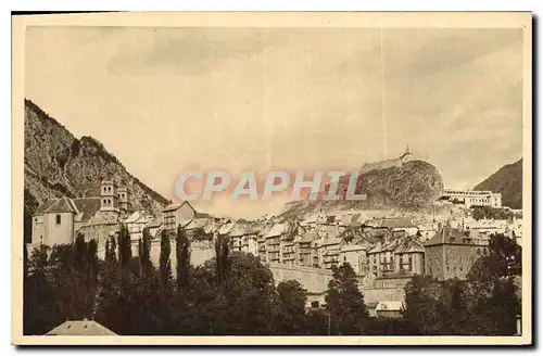 Ansichtskarte AK Briancon Htes Alpes La vieille Ville la Cathedrale le Chateau