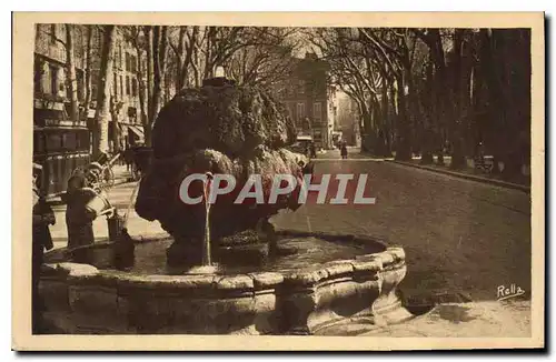 Ansichtskarte AK Aix en Provence Cours Mirabeau Le Fontaine d'eau thermale dite Fontaine chaude