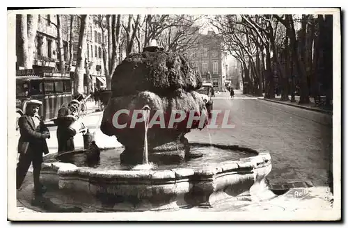 Ansichtskarte AK Aix en Provence Cours Mirabeau La Fontaine d'eau thermale dite Fontaine chaude