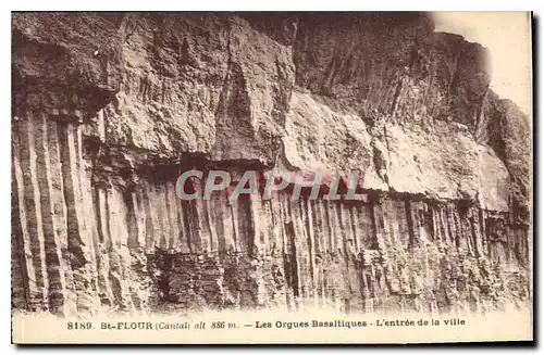 Ansichtskarte AK St Flour Cantal Les Orgues Basaltiques L'entree de la ville