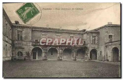 Cartes postales Poudenas Cour Interieure du Chateau