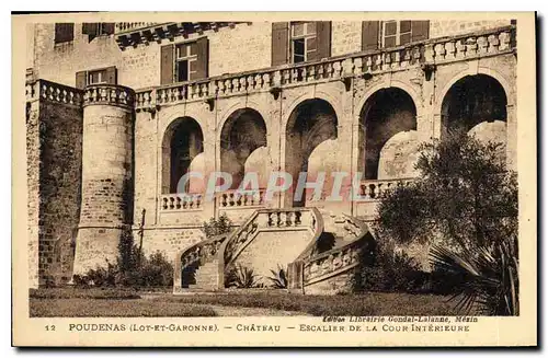 Ansichtskarte AK Poudenas Lot et Garonne Chateau Escalier de la Cour Interieure