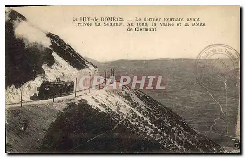 Ansichtskarte AK Le Puy de Dome Le dernier tournant avant arrivee au Sommet Au fond la Vallee et la Route de Cler