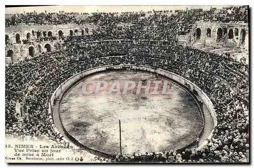 Ansichtskarte AK Nimes Les Arenes Vue Prise un jour de mise a Mort