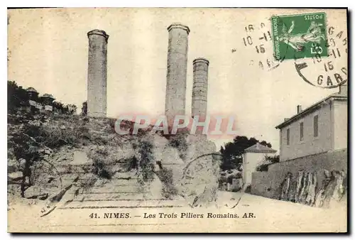 Cartes postales Nimes Les Trois Piliers Romains