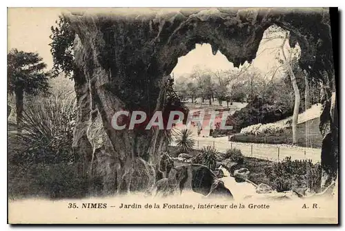 Cartes postales Nimes Jardin de la Fontaine interieur de la Grotte