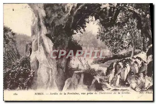 Ansichtskarte AK Nimes Jardin de la Fontaine vue prise de l'interieur de la Grotte