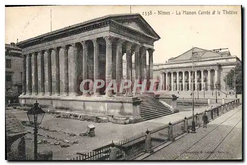 Cartes postales Nimes La Maison Carree et le Theatre