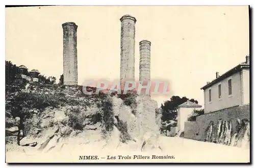 Cartes postales Nimes Les Trois Piliers Romains