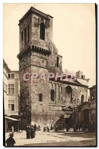 Cartes postales Nimes La Cathedrale