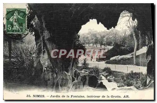 Cartes postales Nimes Jardin de la Fontaine interieur de la Grotte