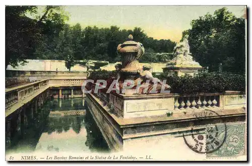 Ansichtskarte AK Nimes les Bassins Romains et la statue de la Fontaine