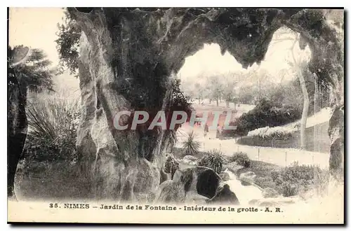 Cartes postales Nimes Jardin de la Fontaine interieur de la grotte