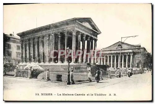 Ansichtskarte AK Nimes la Maison Carree et le Theatre