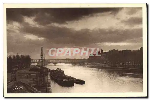 Ansichtskarte AK Paris en Flanant Coucher de Soleil sur la Seine Quai de Passy Bateau